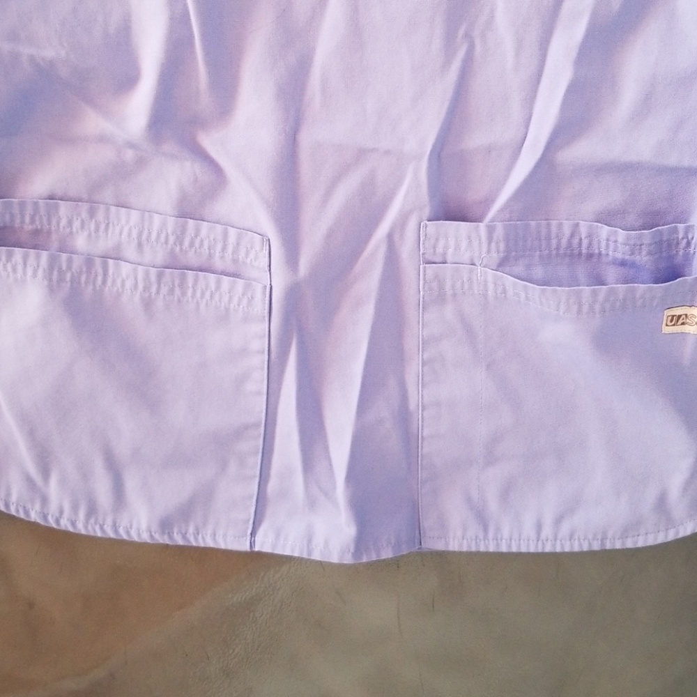 Scrub top - Picture 3 of 6